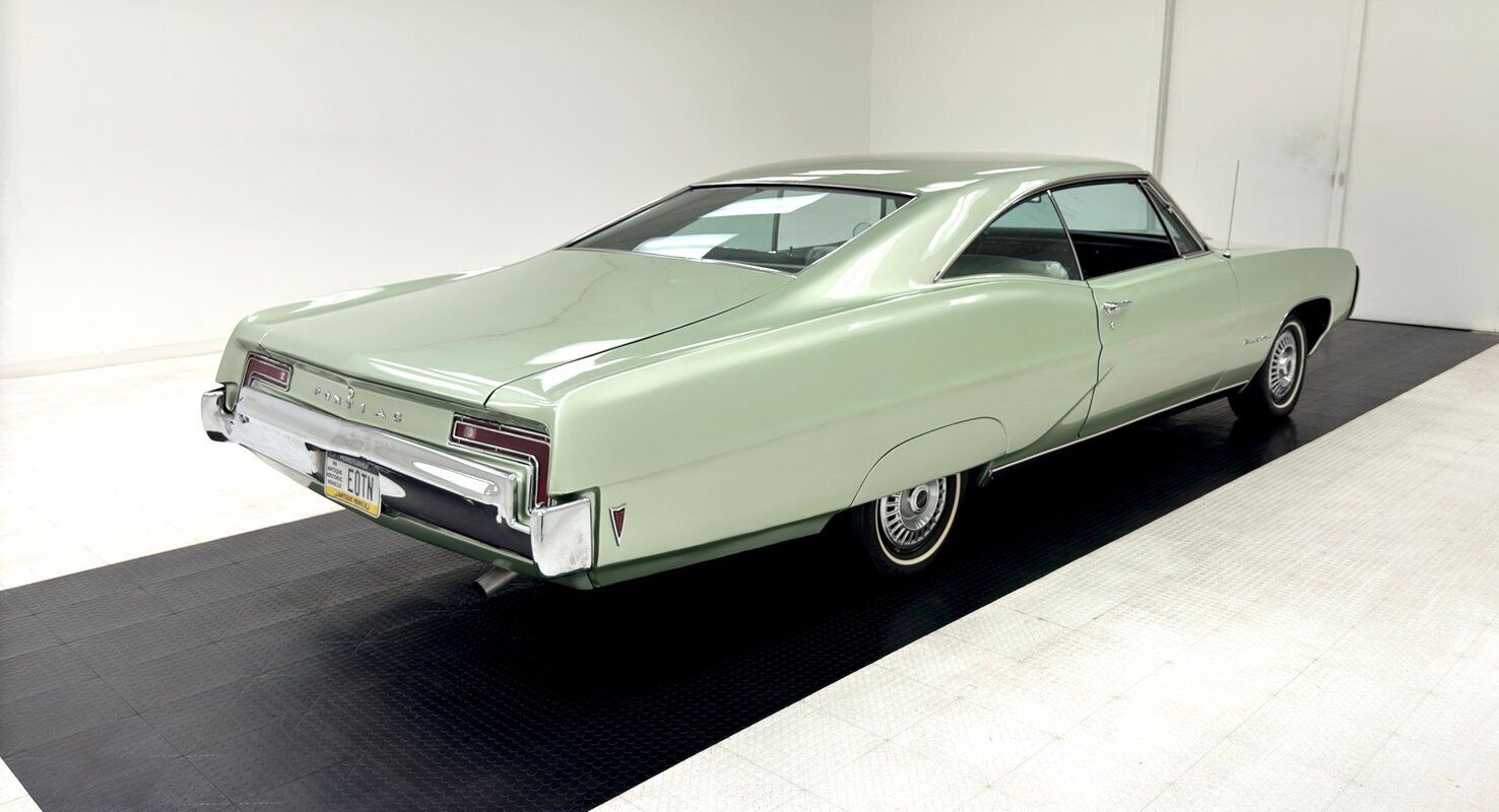 Pontiac-Executive-1968-Green-White-25104-4