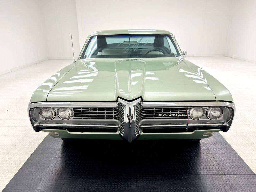 Pontiac-Executive-1968-Green-White-25104-7