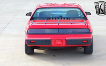 Pontiac-Fiero-1984-Red-Gray-142261-6