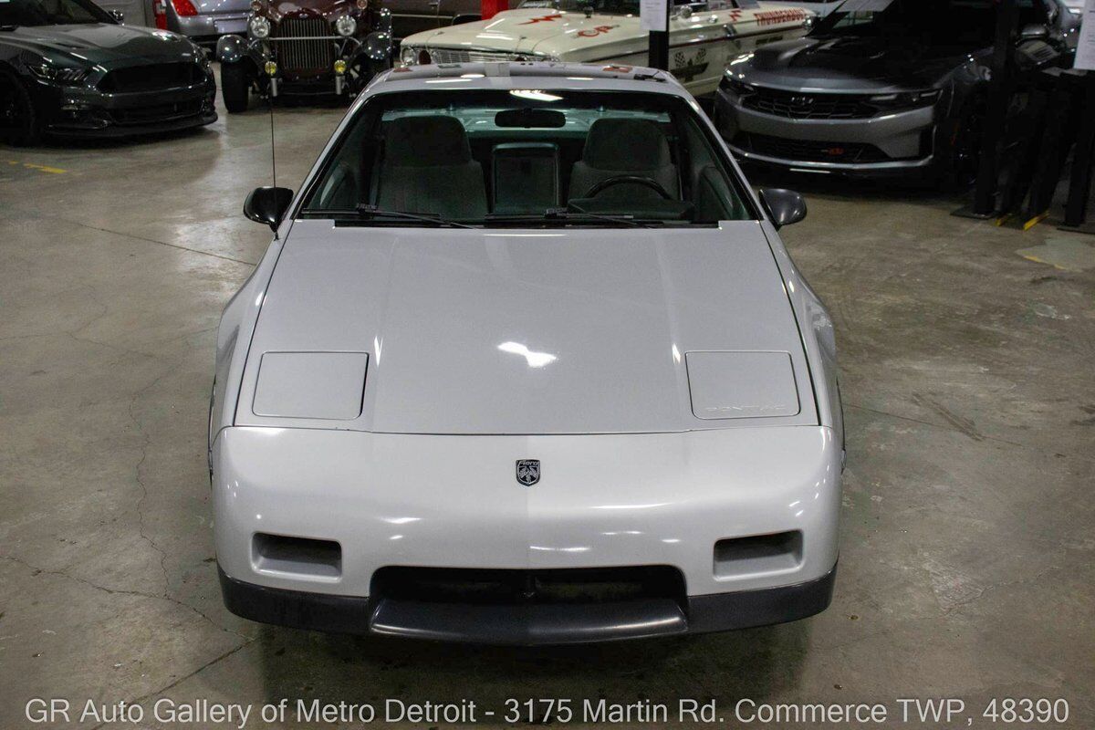 Pontiac-Fiero-1986-Gray-Gray-206479-10