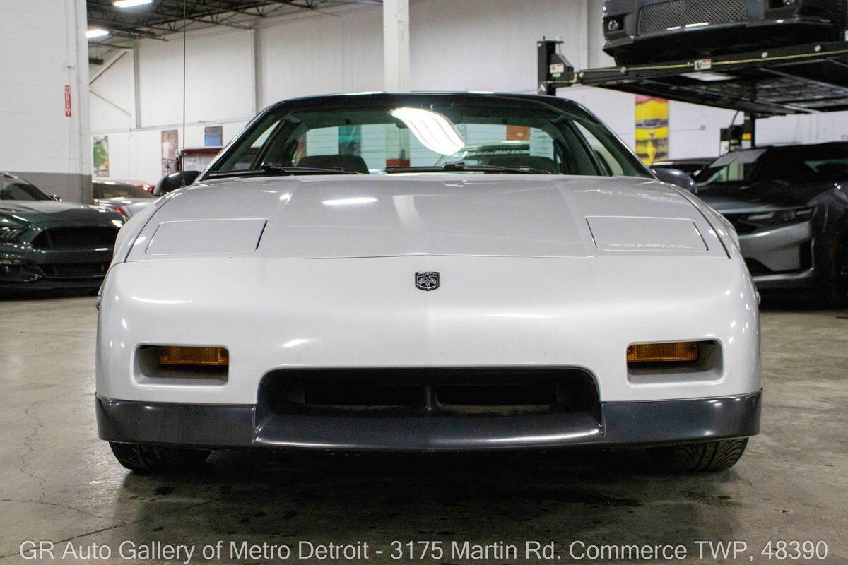 Pontiac-Fiero-1986-Gray-Gray-206479-11