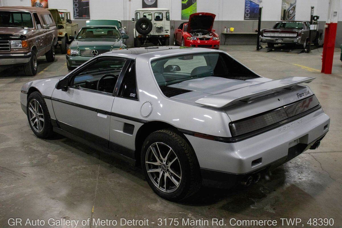 Pontiac-Fiero-1986-Gray-Gray-206479-3