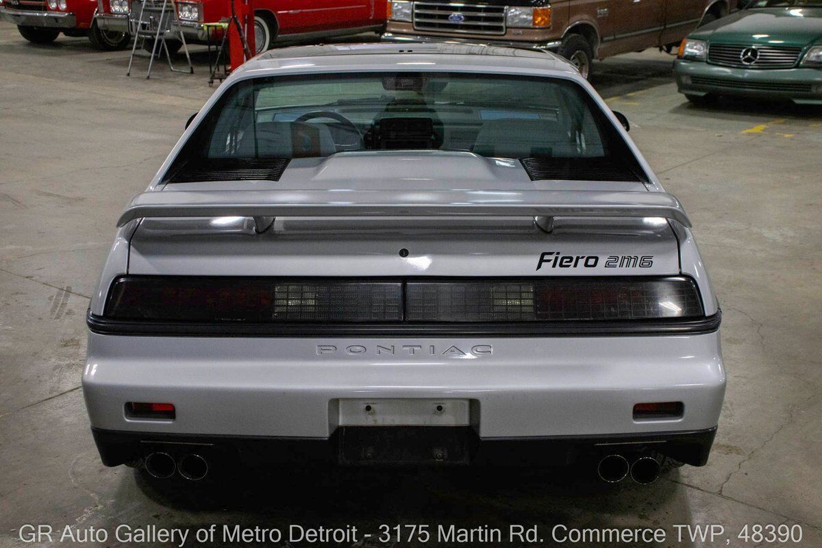 Pontiac-Fiero-1986-Gray-Gray-206479-4