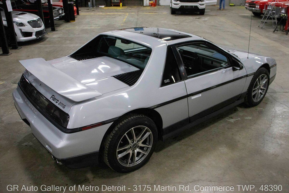 Pontiac-Fiero-1986-Gray-Gray-206479-6