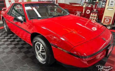 Pontiac-Fiero-1988-Red-Gray-29702-1