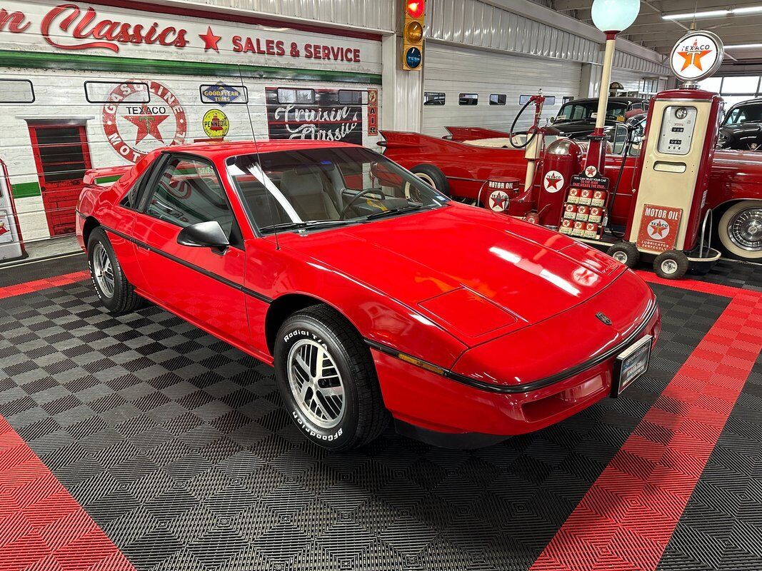 Pontiac Fiero  1988