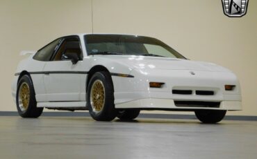 Pontiac-Fiero-1988-White-Tan-244099-7