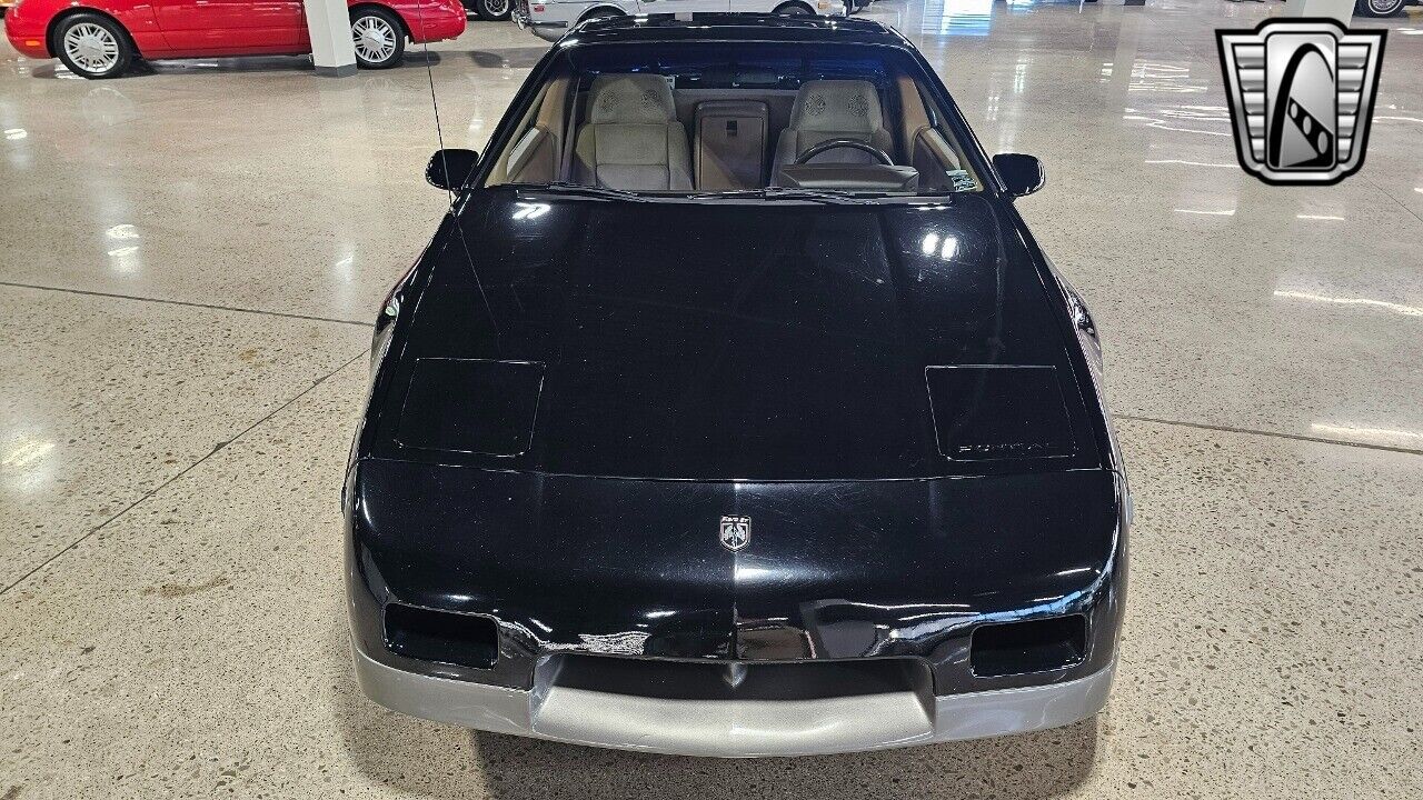 Pontiac-Fiero-Cabriolet-1985-Black-Tan-43605-6