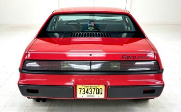 Pontiac-Fiero-Coupe-1984-Red-Black-27420-3