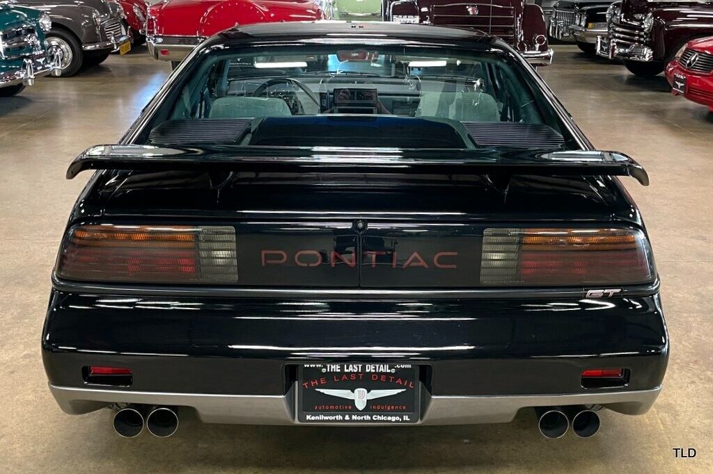 Pontiac-Fiero-Coupe-1986-Black-Gray-59787-3