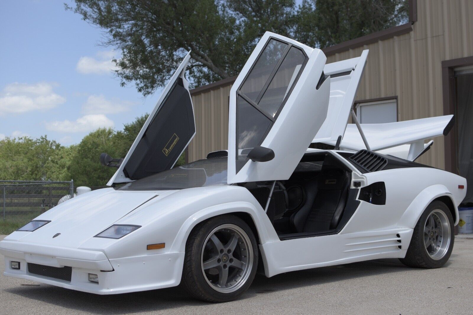 Pontiac-Fiero-Coupe-1986-White-88514-15