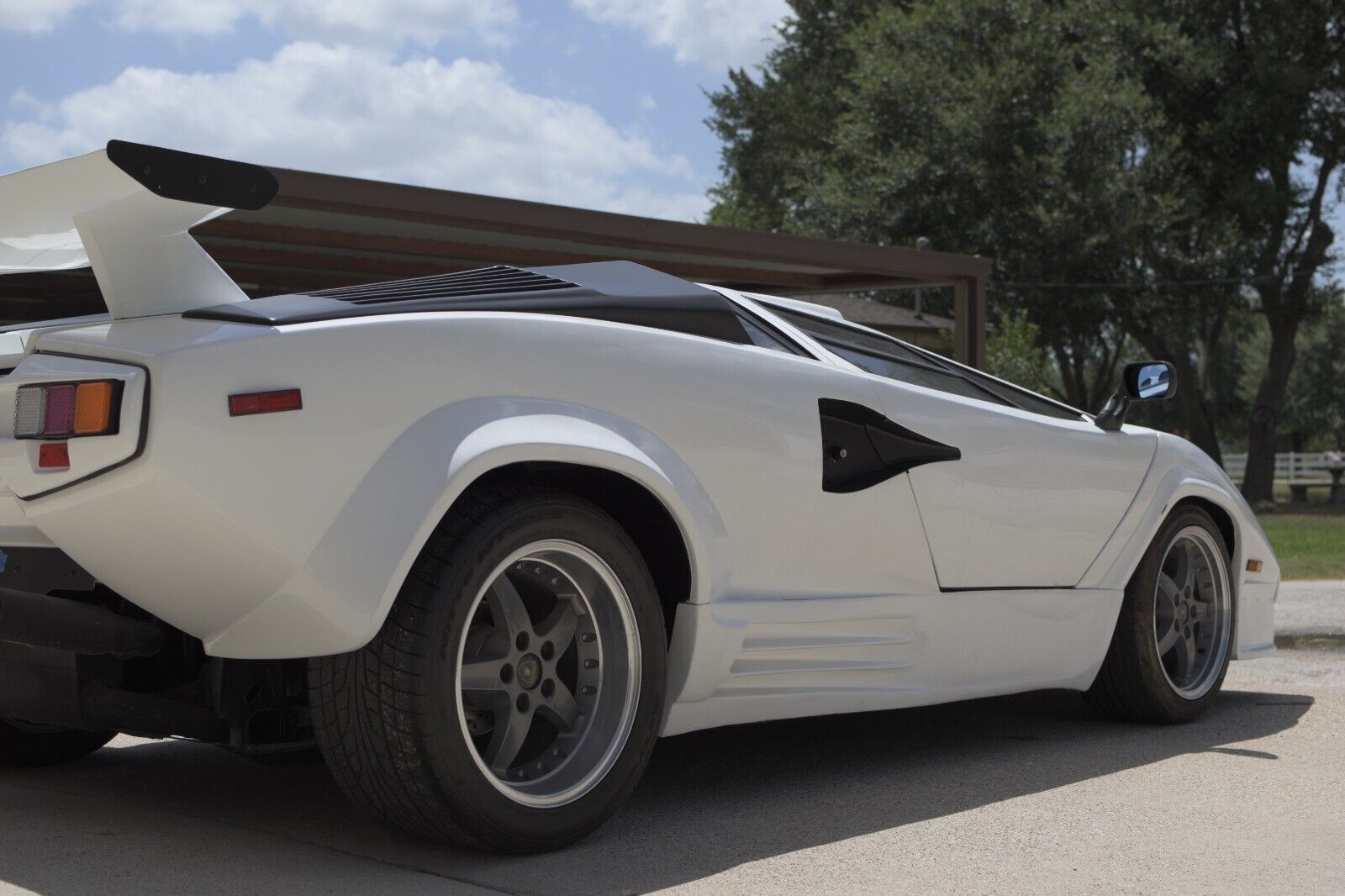 Pontiac-Fiero-Coupe-1986-White-88514-17