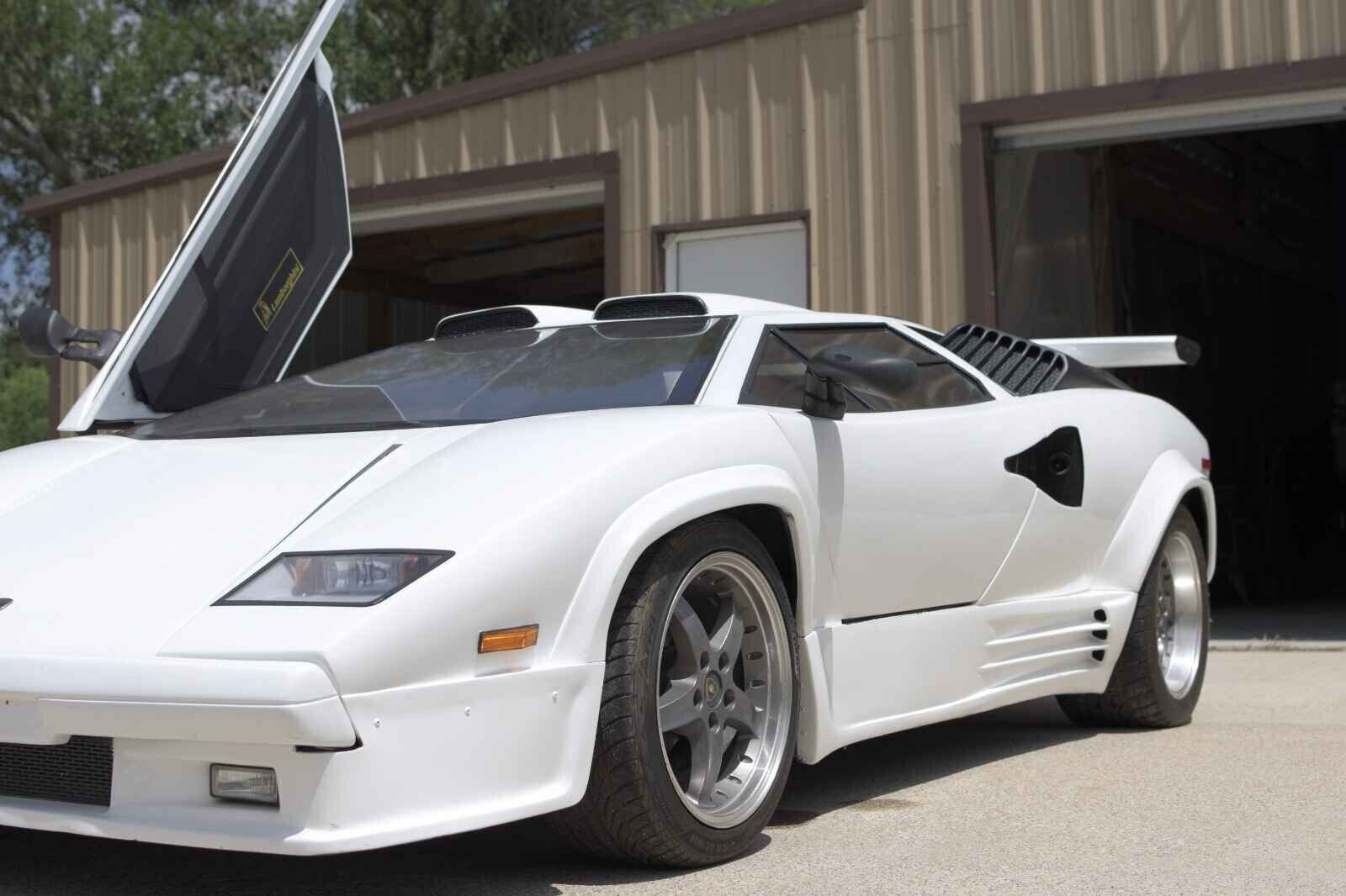 Pontiac-Fiero-Coupe-1986-White-88514-19