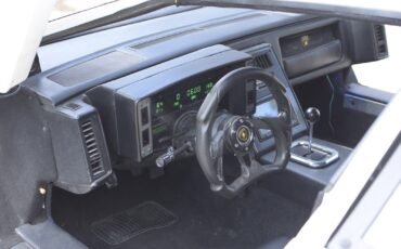 Pontiac-Fiero-Coupe-1986-White-88514-23