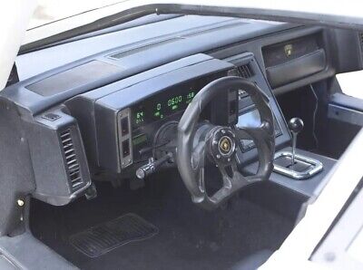 Pontiac-Fiero-Coupe-1986-White-88514-9