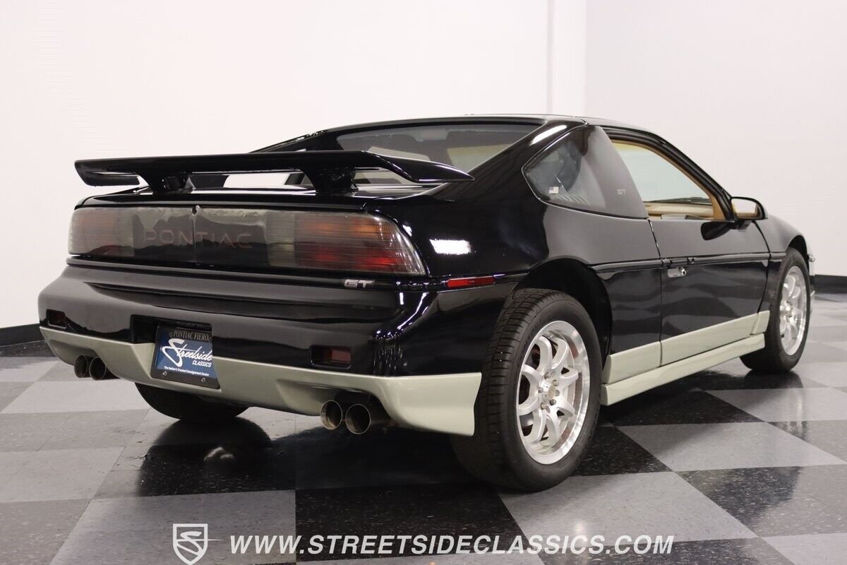 Pontiac-Fiero-Coupe-1987-Black-Tan-230817-10