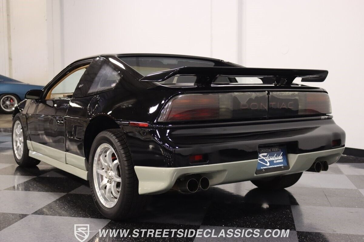 Pontiac-Fiero-Coupe-1987-Black-Tan-230817-7