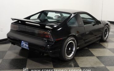 Pontiac-Fiero-Coupe-1988-Black-Gray-105544-10