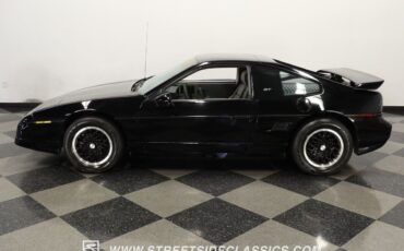 Pontiac-Fiero-Coupe-1988-Black-Gray-105544-2