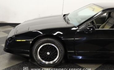 Pontiac-Fiero-Coupe-1988-Black-Gray-105544-22