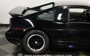 Pontiac-Fiero-Coupe-1988-Black-Gray-105544-27