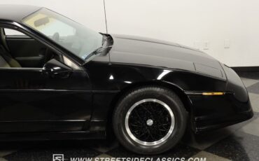 Pontiac-Fiero-Coupe-1988-Black-Gray-105544-28