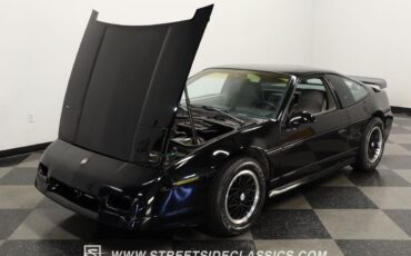 Pontiac-Fiero-Coupe-1988-Black-Gray-105544-29