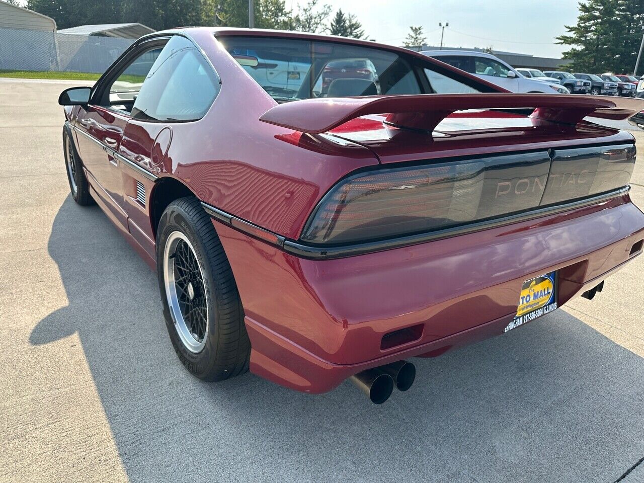 Pontiac-Fiero-Coupe-1988-Maroon-Gray-19978-23