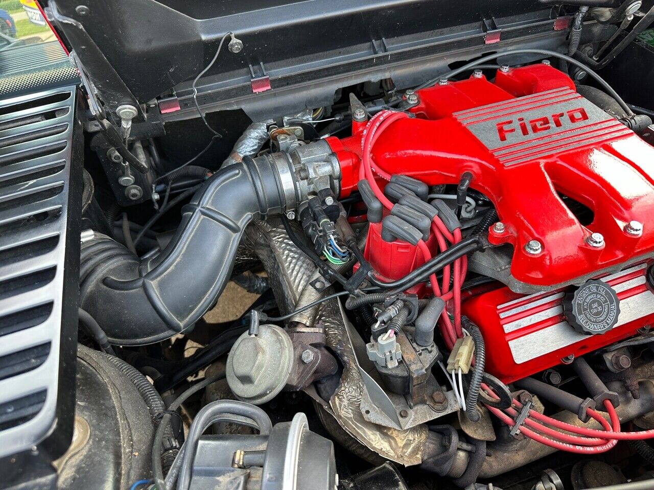 Pontiac-Fiero-Coupe-1988-Maroon-Gray-19978-4