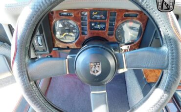 Pontiac-Fiero-Coupe-1988-Red-Gray-117117-9