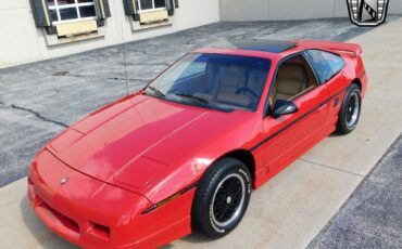 Pontiac-Fiero-Coupe-1988-Red-Tan-98788-2