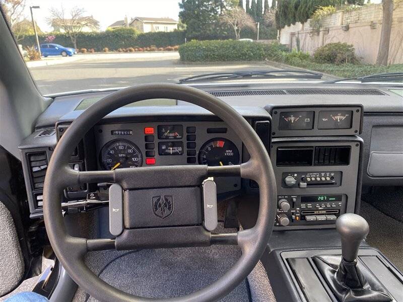 Pontiac-Fiero-formula-1988-white-213807-1