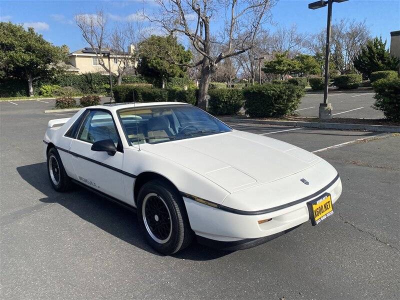 Pontiac-Fiero-formula-1988-white-213807-13