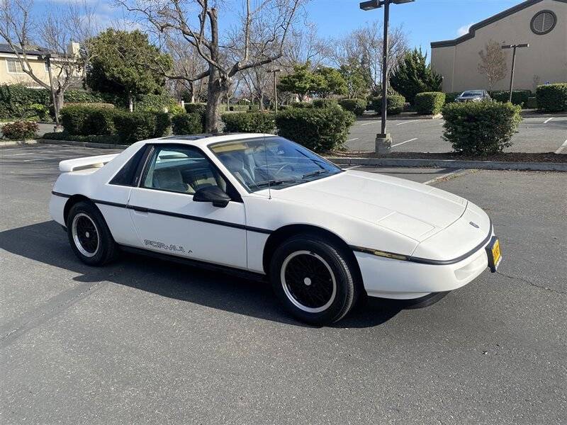 Pontiac-Fiero-formula-1988-white-213807-4