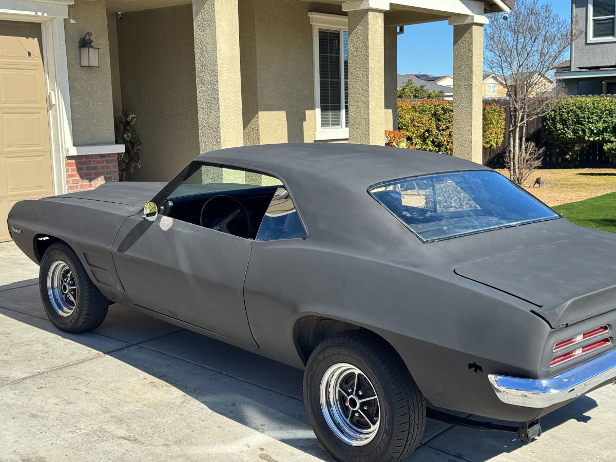 Pontiac-Firebird-1969-111381-2