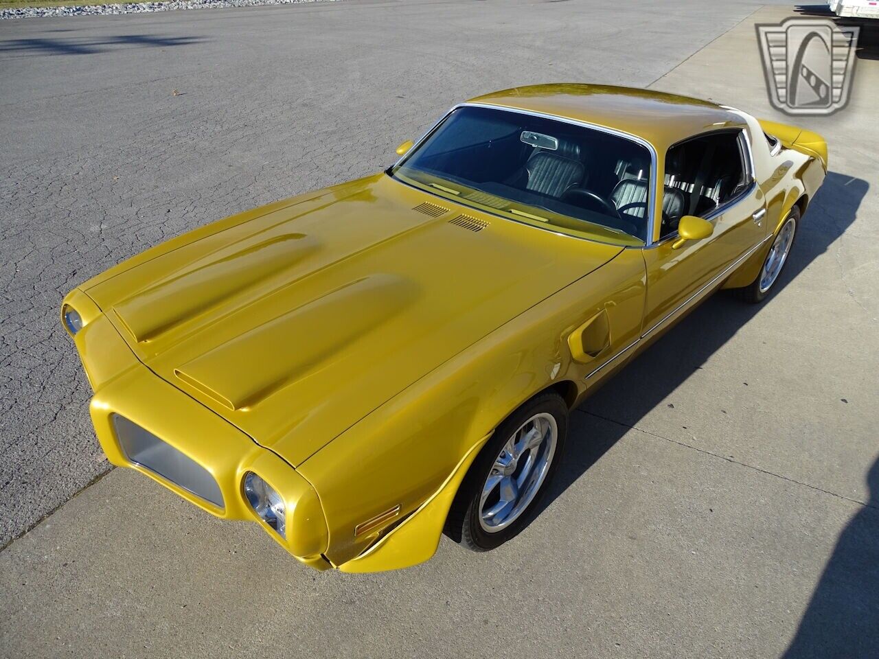 Pontiac-Firebird-1975-Gold-Black-32312-3