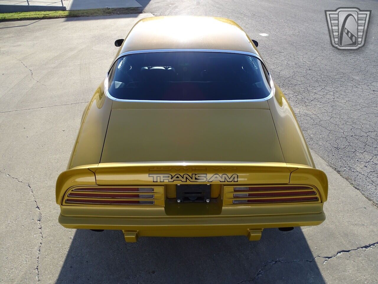 Pontiac-Firebird-1975-Gold-Black-32312-6