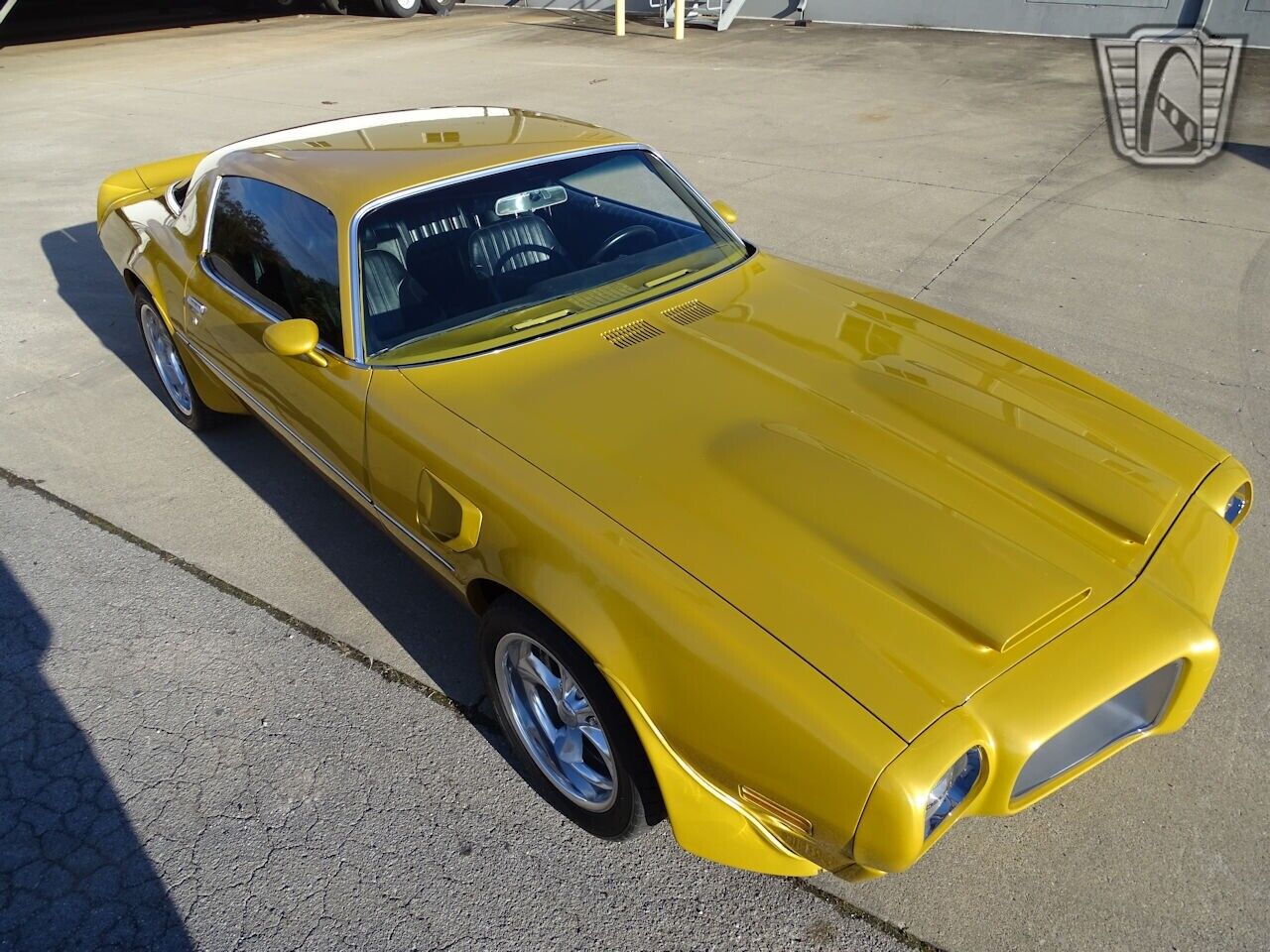 Pontiac-Firebird-1975-Gold-Black-32312-9