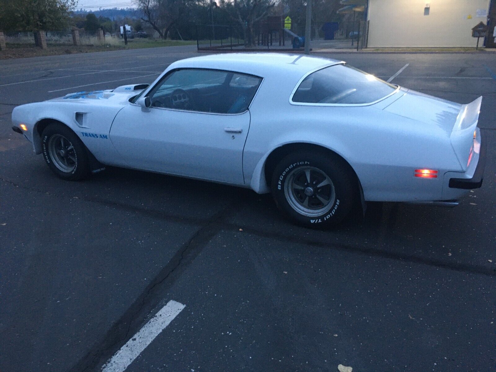 Pontiac-Firebird-1975-White-Blue-99999-31