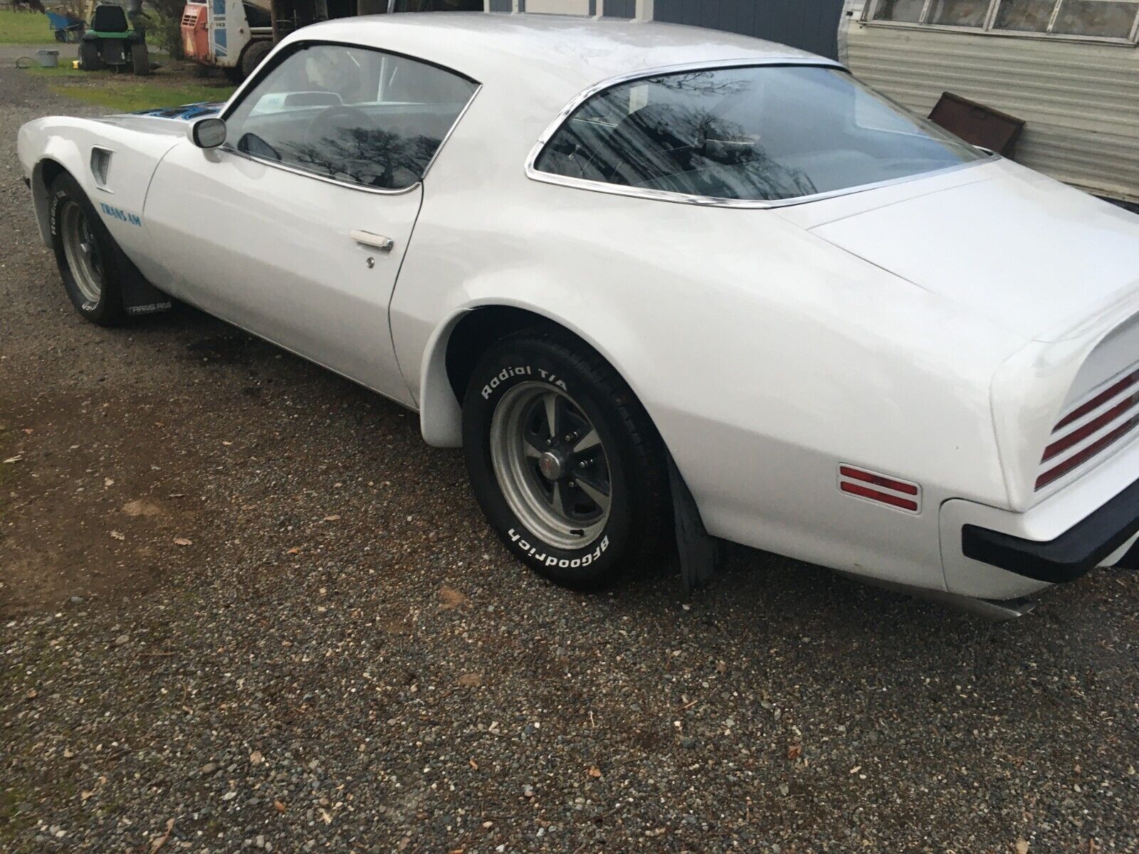 Pontiac-Firebird-1975-White-Blue-99999-7