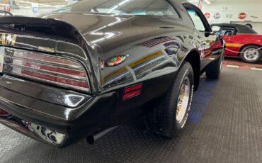 Pontiac-Firebird-1976-Black-Black-87280-27