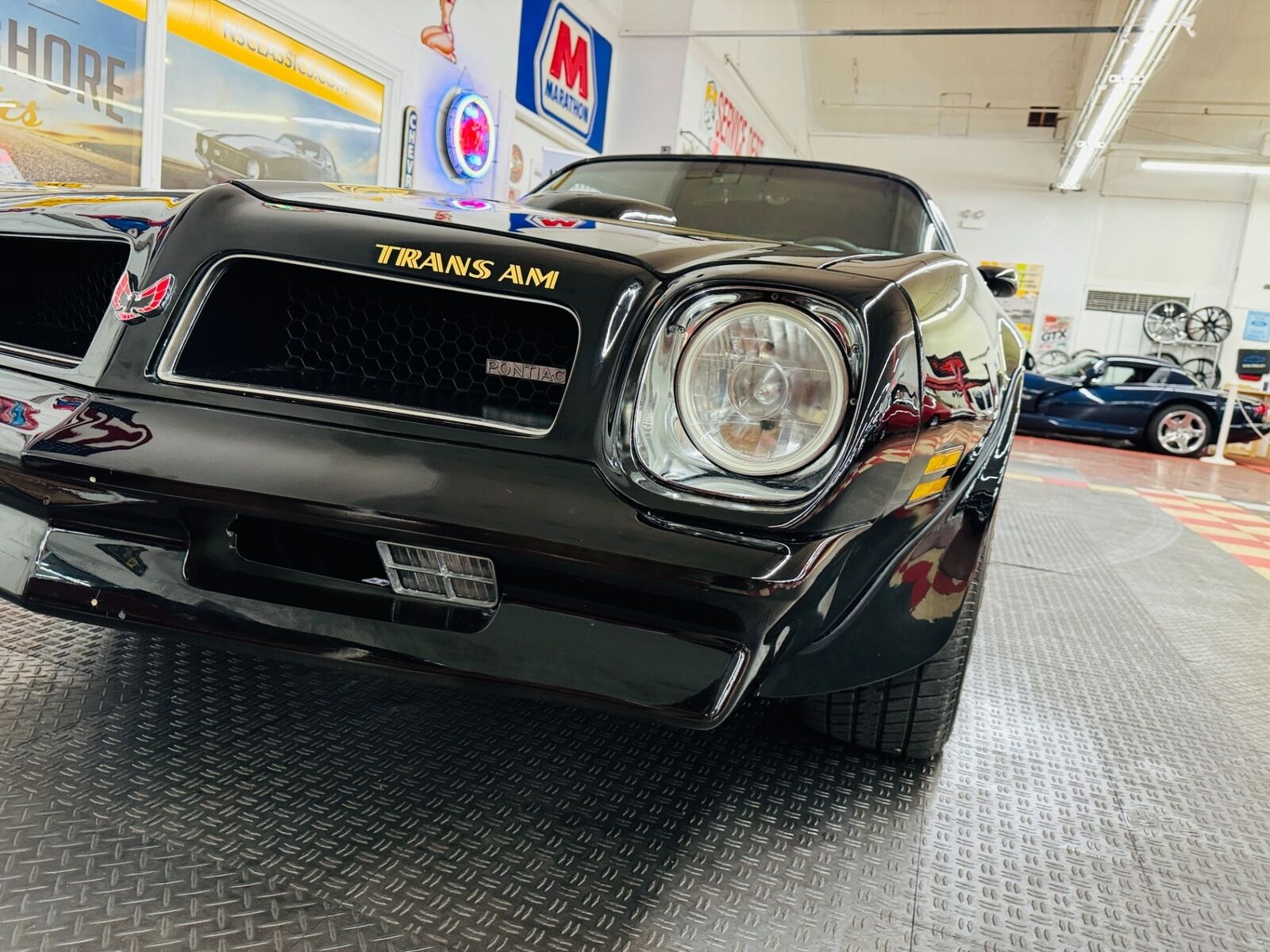 Pontiac-Firebird-1976-Black-Black-87280-8