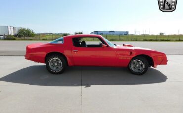 Pontiac-Firebird-1976-Red-Black-115137-3