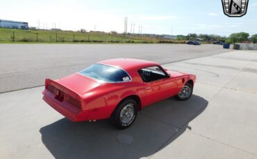 Pontiac-Firebird-1976-Red-Black-115137-7