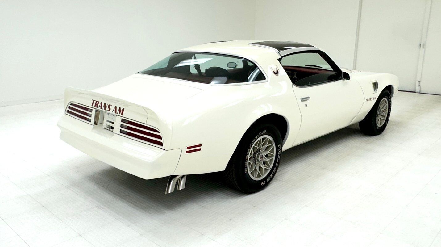 Pontiac-Firebird-1977-White-Red-23406-5