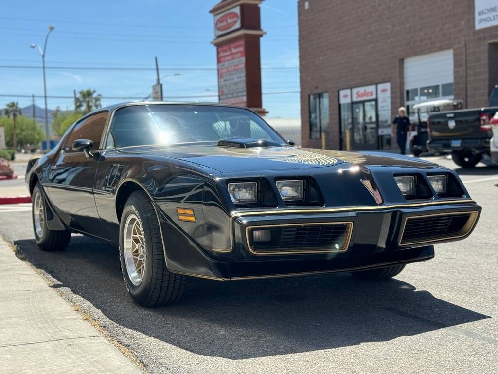 Pontiac-Firebird-1981-black-76448-1