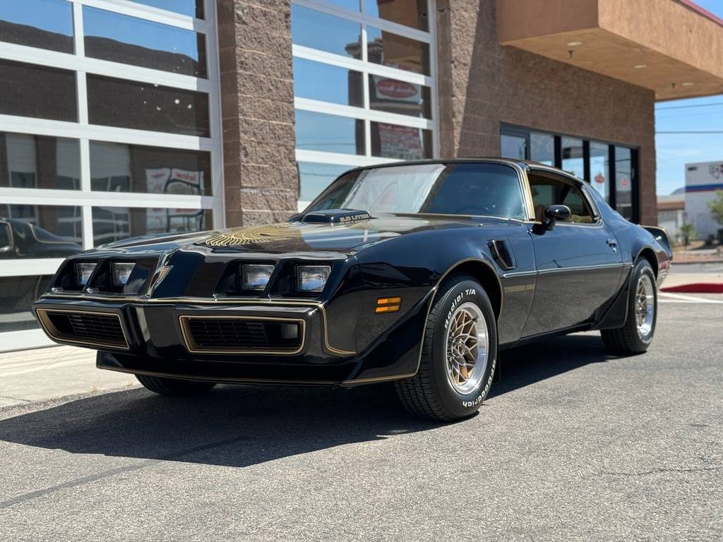 Pontiac-Firebird-1981-black-76448-2