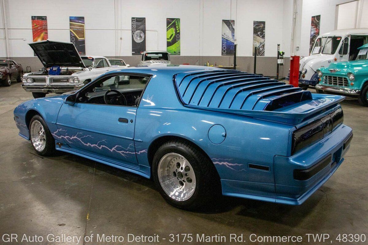 Pontiac-Firebird-1988-Blue-Black-21504-3