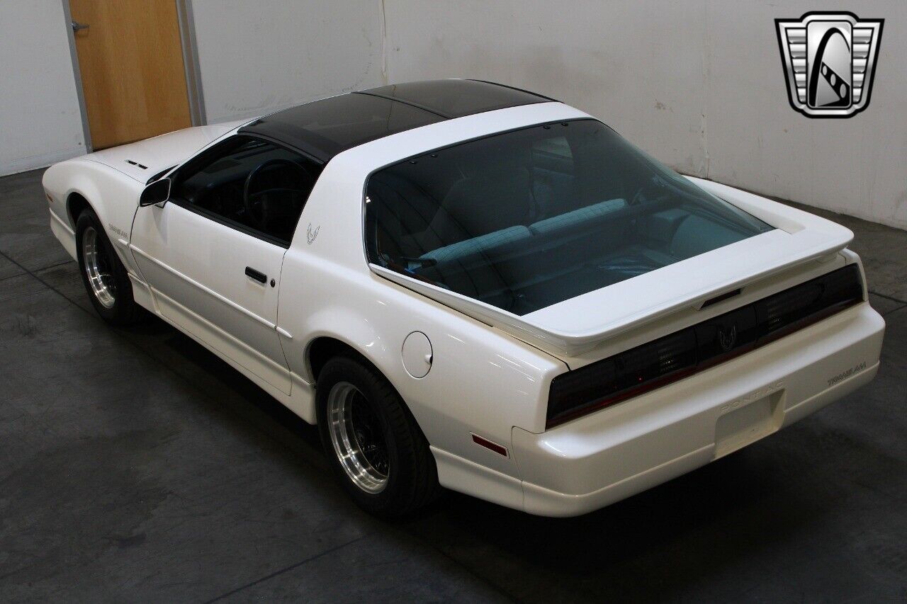 Pontiac-Firebird-1989-White-Gray-52062-5