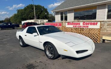 Pontiac-Firebird-1992-white-110542-1